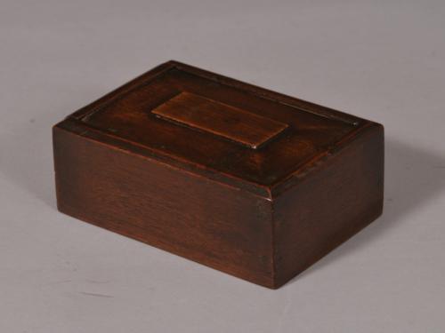 S/4762 Antique 19th Century Mahogany Lidded Box
