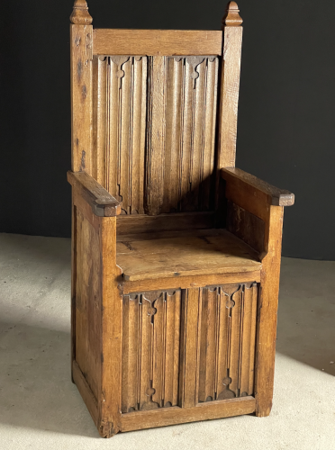 Linenfold Box Chair 16th Century