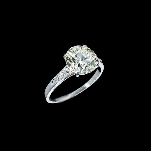 Platinum Edwardian 2.97ct diamond single stone with diamond shoulders