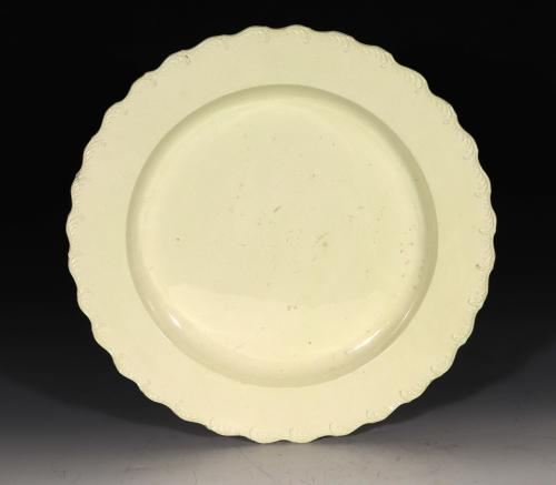 Antique 18th Century Creamware Large Feather-edged Circular Dish, Possibly Leeds, 1780-1800
