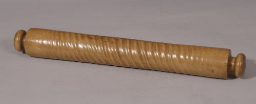 S/4979 Antique Treen 19th Century Sycamore Oats Crushing Roller
