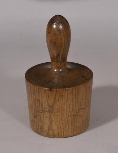 S/5055 Antique Treen 19th Century Ash Pork Pie Mould or Rammer