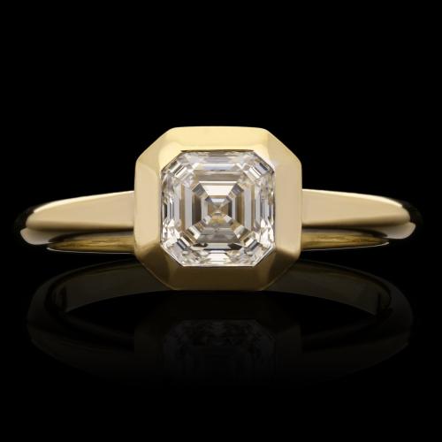 Hancocks 1.01ct Vintage Asscher Cut Diamond Ring Bezel Set In Yellow Gold