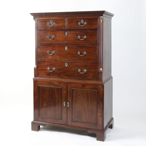 Georgian mahogany linen cupboard or chest on chest