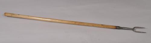 S/5160 Antique Treen 19th Century Hickory Handled Toasting Fork