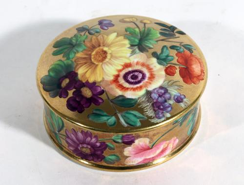 British Porcelain Gold-ground Botanical Patch Box with Ireland-related Motto