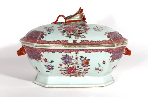 Chinese Export Porcelain European Flower Botanical Soup Tureen & Cover, Circa 1780