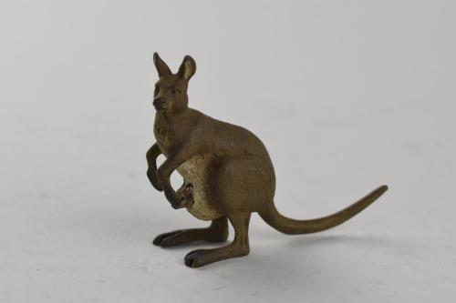 Franz Bergman - A rare cold painted bronze figure of a Kangaroo with a baby joey in her pouch