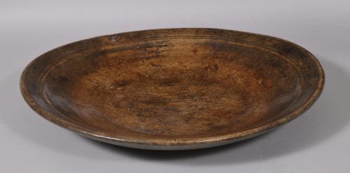 S/5031 Antique Treen Large British Indian Swat Valley Serving Dish