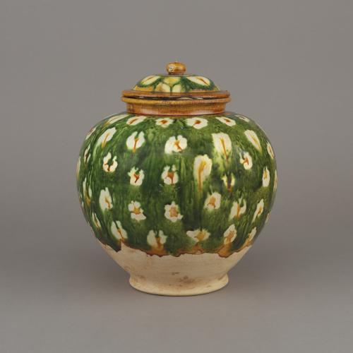 Chinese large pottery sancai, three-colour glazed jar and cover, guan, Tang dynasty, 7th – 8th century.