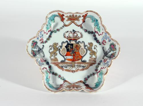 Chinese Export Armorial Porcelain Hexagonal Teapot Stand, Royal Coat of Arms, Arms of Prince Willem IV of Orange