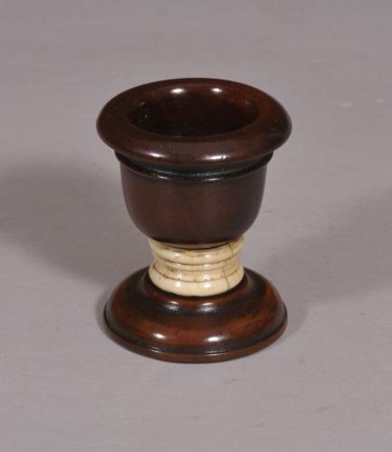 S/5330 Antique Treen Mahogany Egg Cup of the Georgian Period