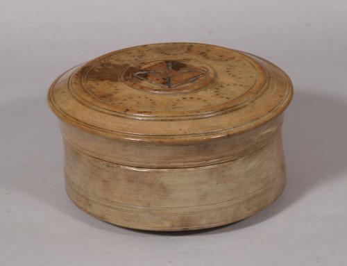 S/5359 Antique Treen 19th Century Scandinavian Birch Lidded Food Box