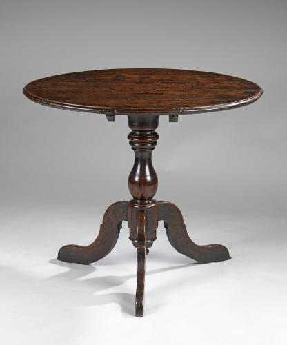 Antique Queen Anne oak tripod table