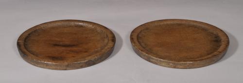 S/5414 Antique Treen Pair of Rare Late 18th Century Eating Platters