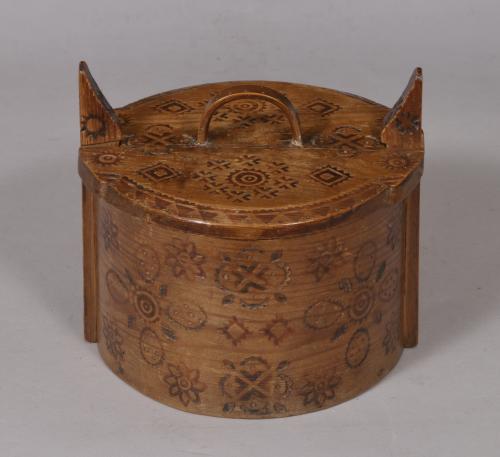 S/5439 Antique Treen 19th Century Swedish Pine Bentwood Food or Trinket Box