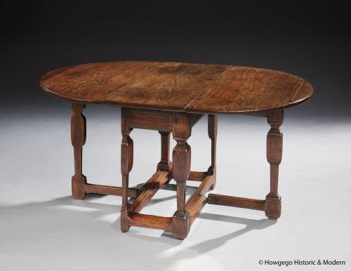 17th century Dutch oak gateleg table
