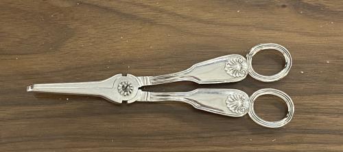 Fiddle thread and Shell Victorian Silver grape scissors/shears