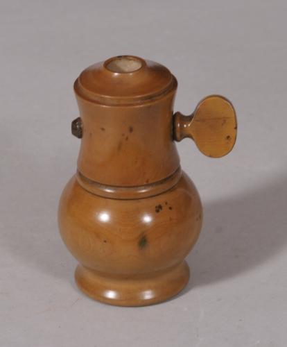 S/5527 Antique Treen Early 19th Century Boxwood Spice Grinder