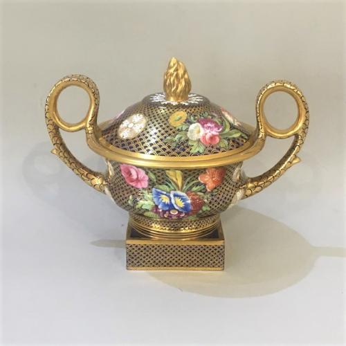 A Superb Spode Porcelain Pot Pourri Vase & Cover. Pattern 1166, Circa 1820