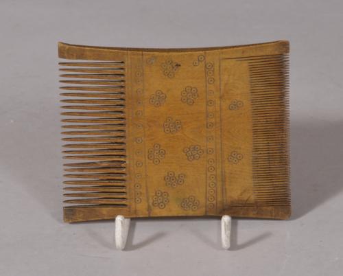 S/5530 Antique Treen 19th Century Boxwood Comb