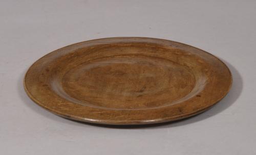 S/5585 Antique Treen Early 19th Century Beech Platter