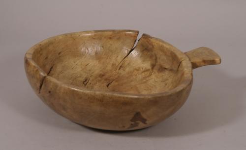 S/5671 Antique Treen 19th Century Dug Out Birch Bowl