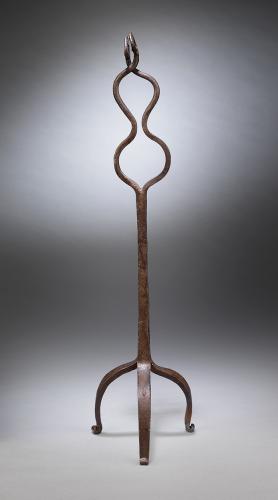 Engagingly Graphic Tripod Splint Light or "Peerman" With Curvaceous Sprung Scissor Action Nips Hand wrought and Patinated Iron Northern European, c.1820