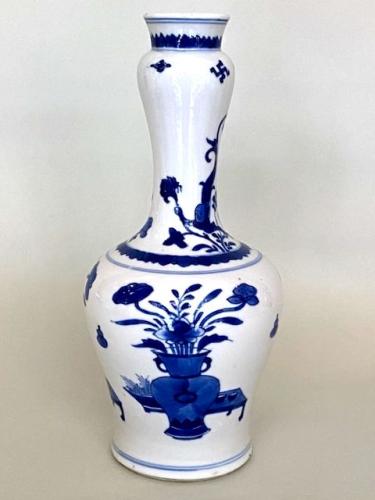 An Underglaze Blue and White Bottle-Shaped Bottle Vase