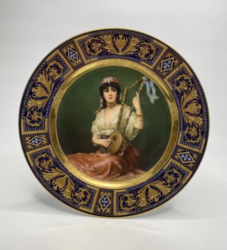 Vienna style porcelain dish, ‘Thama’, Hutschenreuter, circa 1900