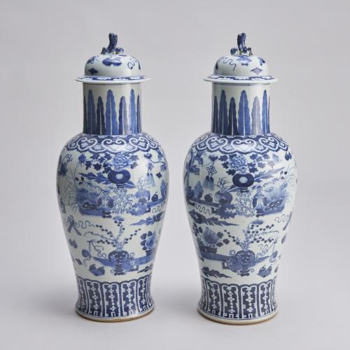 An impressive pair of Chinese porcelain blue and white covered vases (Circa 1870)