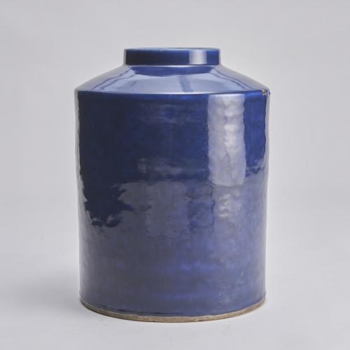 18th Century Chinese porcelain powder blue circular jar