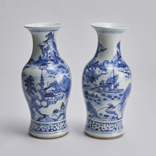 19th Century Chinese porcelain blue and white baluster vases (Circa 1870)