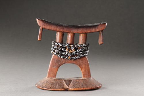Shona Headrest with Attached Glass Bead Strand