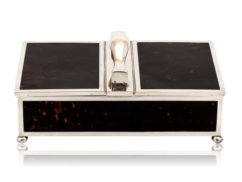 Front overview of the silver & tortoiseshell humidor