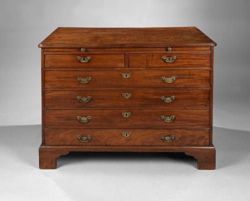 George II mahogany chest of drawers