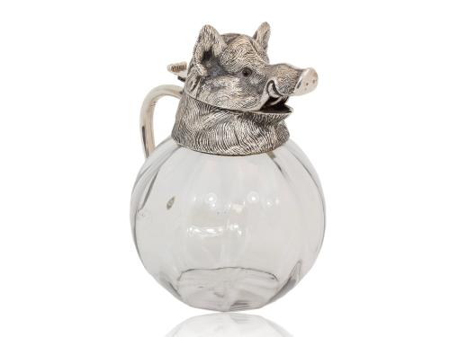 Overview of the Boars head decanter