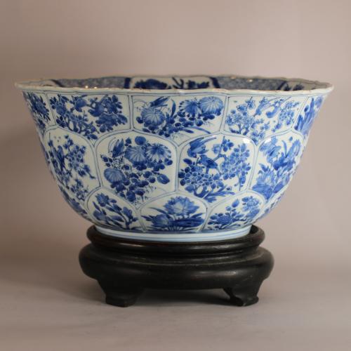 Kangxi blue and white birds and flowers bowl