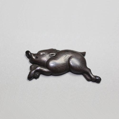 Japanese bronze boar menuki