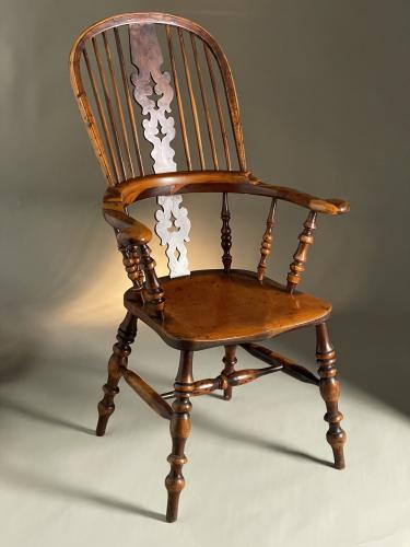 Wonderful yew Windsor chair excellent colour and patination 19th Century