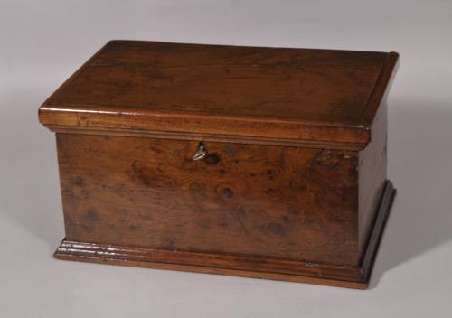 S/6024 Antique Early 19th Century Yew Wood Lidded Deed Box