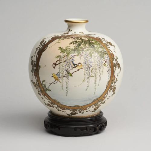 An exquisite Japanese Satsuma ware vase depicting pheasants and song birds by Sozan (Circa 1880)