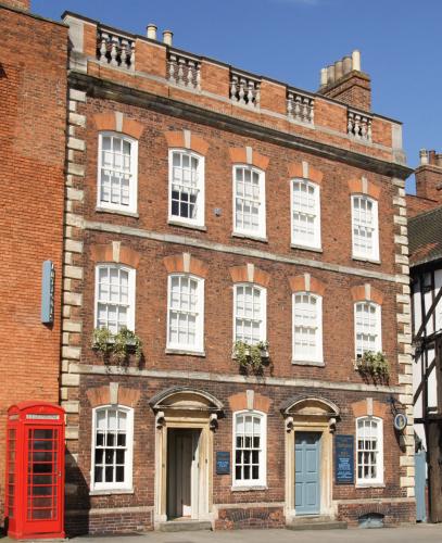 Our Queen Anne town house in the heart of the Cathedral quarter of Lincoln