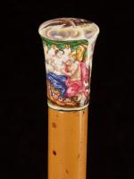 A fine example of a knop-shaped enamel handled cane_b