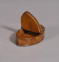 S/3427 Antique Treen 19th Century Birch Snuff or Pill Box