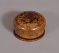 S/3547 Antique Treen 19th Century Boxwood Patch or Pill Box