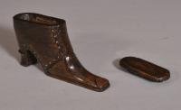 S/3638 Antique Treen 19th Century Oak Snuff Boot
