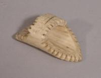 S/3860 Antique 18th Century Napoleonic Mutton Bone Toggle