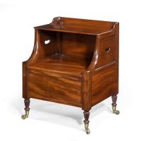 A pair of William IV mahogany bedside cupboards by Gillows