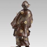 Japanese bronze Entertainer signed Miyao saku, Meiji Period